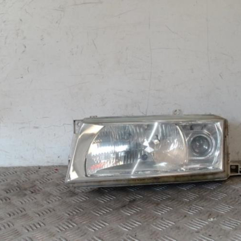 Optique avant principal gauche (feux)(phare) SKODA OCTAVIA 1