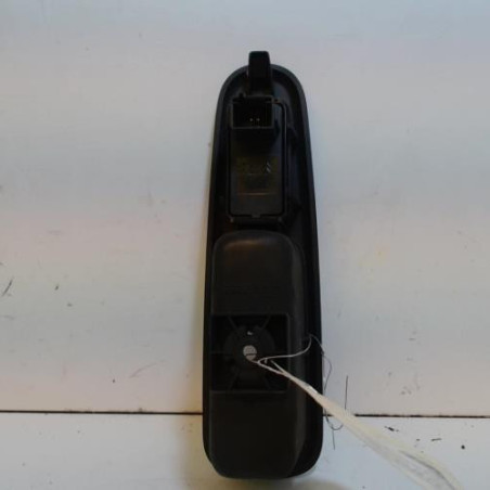 Interrupteur de leve vitre arriere droit PEUGEOT 3008 1