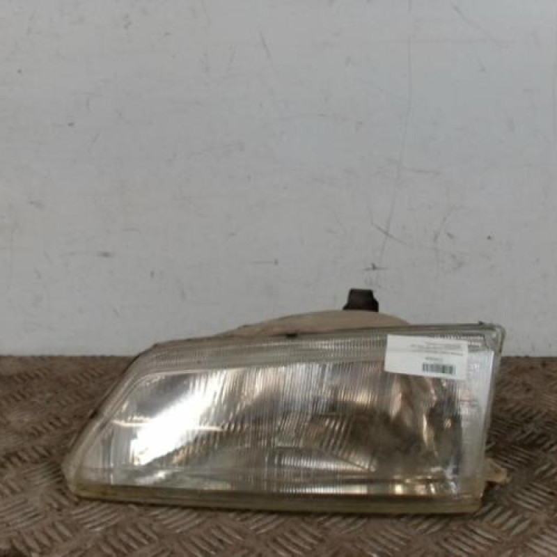 Optique avant principal gauche (feux)(phare) PEUGEOT 106