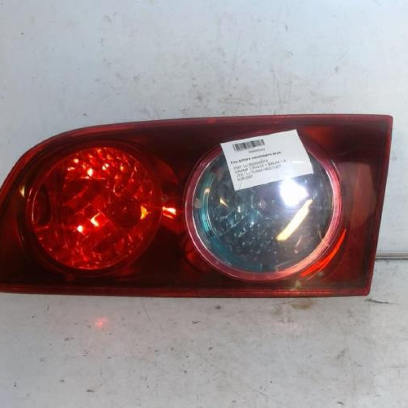 Feu arriere secondaire droit (feux) FIAT CROMA 2