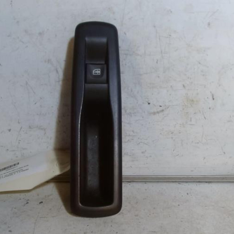 Interrupteur de leve vitre arriere droit RENAULT SCENIC 3