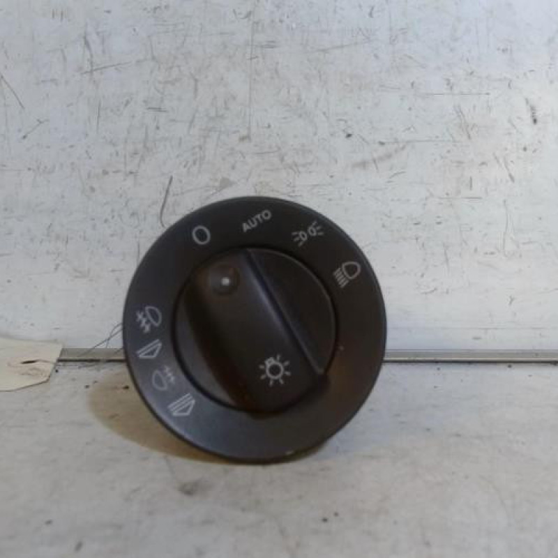 Commande de phare AUDI A4 2