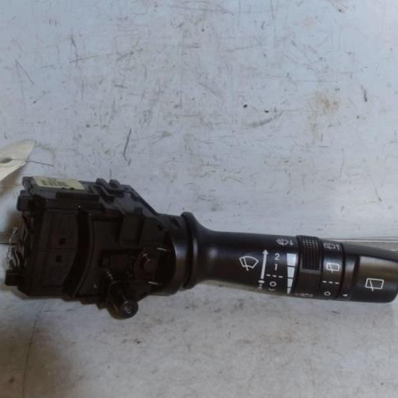 Commodo d'essuie glaces KIA RIO 3 Commodo d'essuie glaces KIA RIO 3