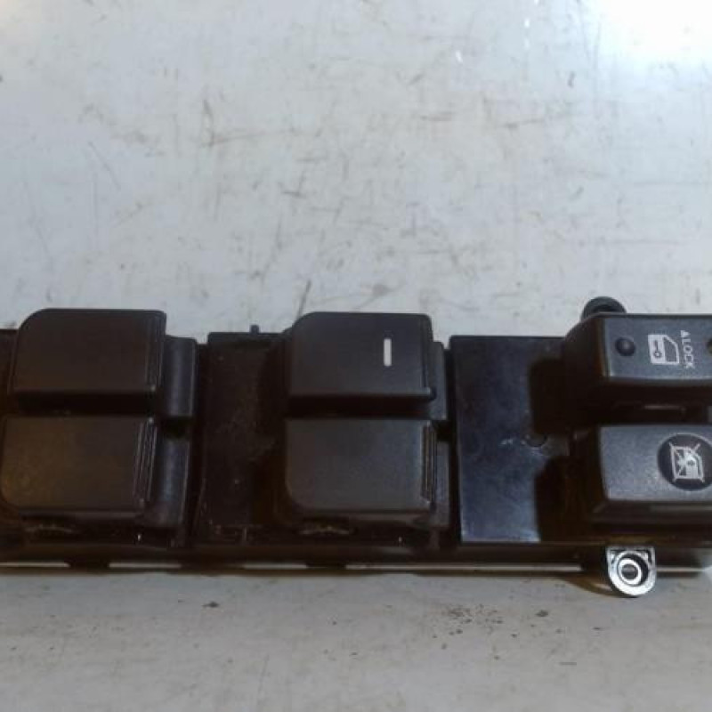 Interrupteur de leve vitre avant gauche KIA SOUL 1