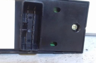 Interrupteur de leve vitre avant gauche KIA SOUL 1