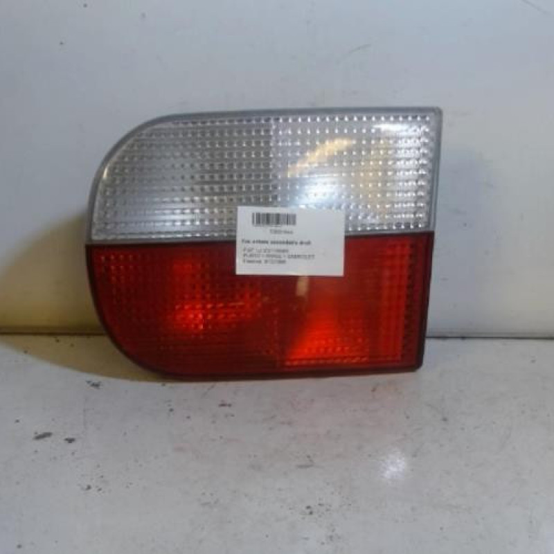 Feu arriere secondaire droit (feux) FIAT PUNTO 1