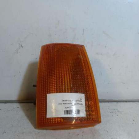 Optique avant secondaire droit (feux)(clignotant) RENAULT R9 Photo n°1