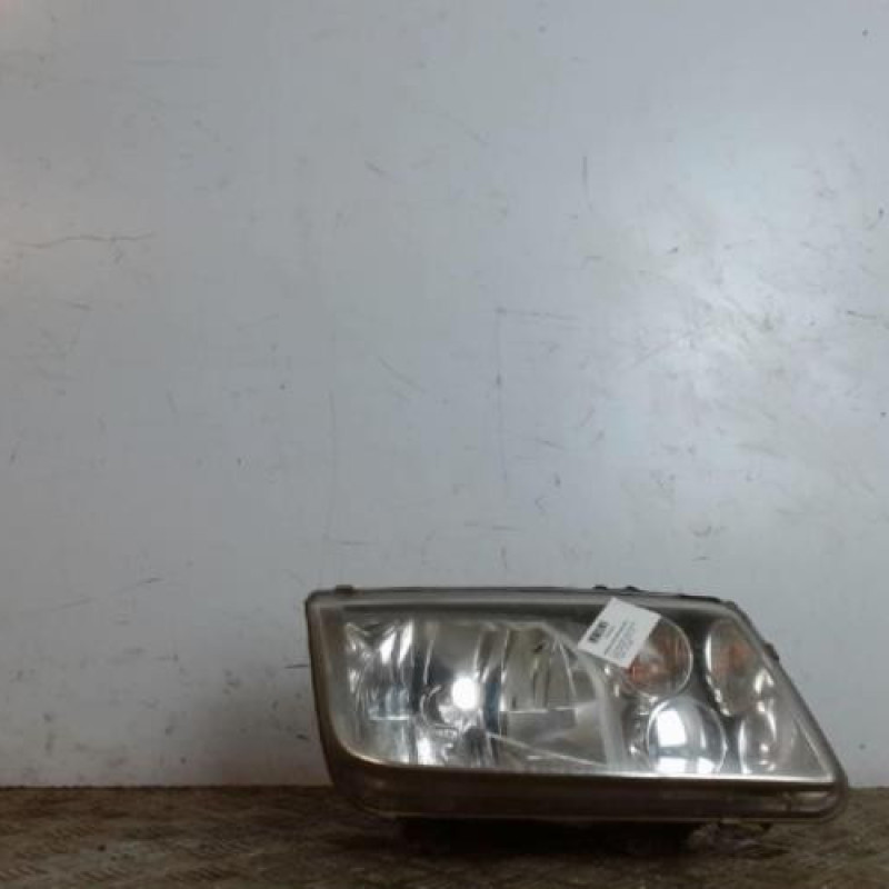 Optique avant principal droit (feux)(phare) VOLKSWAGEN BORA