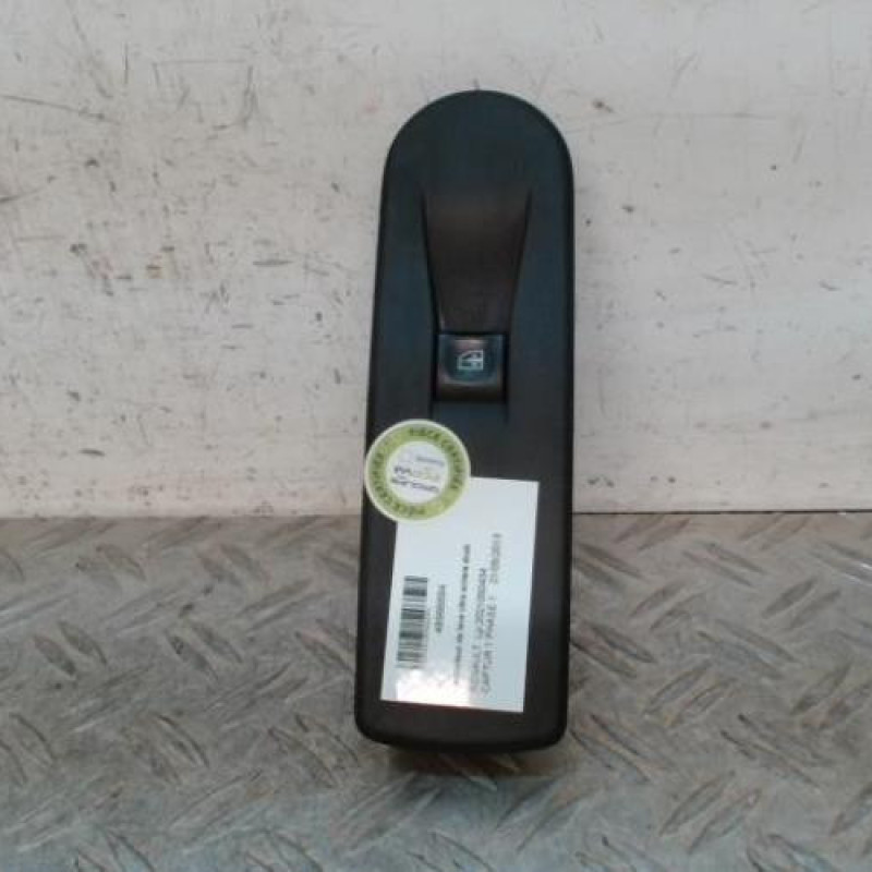 Interrupteur de leve vitre arriere droit RENAULT CAPTUR 1