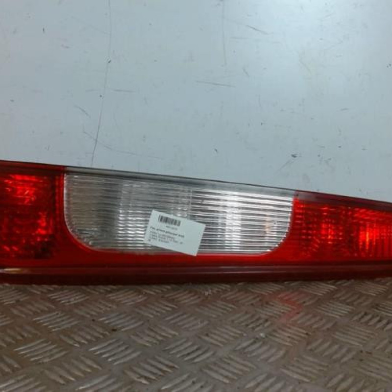 Feu arriere principal droit (feux) FORD C-MAX 1 Feu arriere principal droit (feux) FORD C-MAX 1