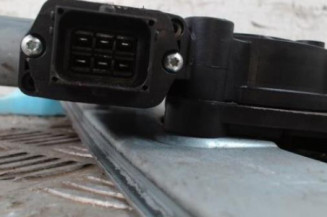 Leve vitre electrique avant droit OPEL CORSA D Photo n°3