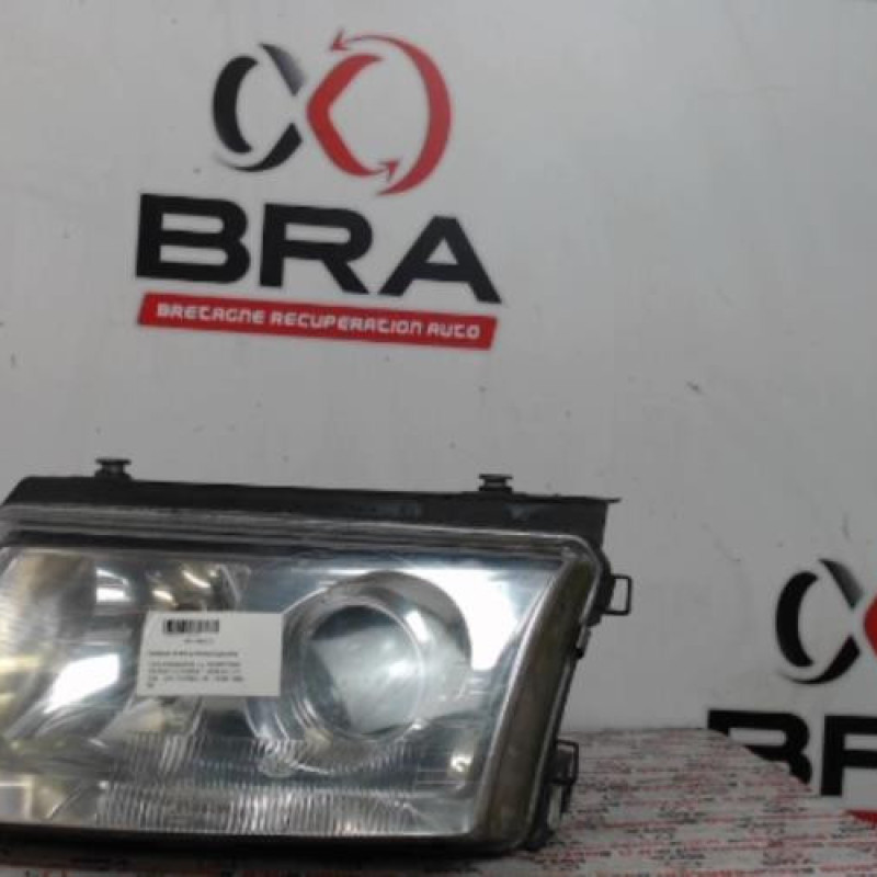 Optique avant principal gauche (feux)(phare) VOLKSWAGEN PASSAT 4