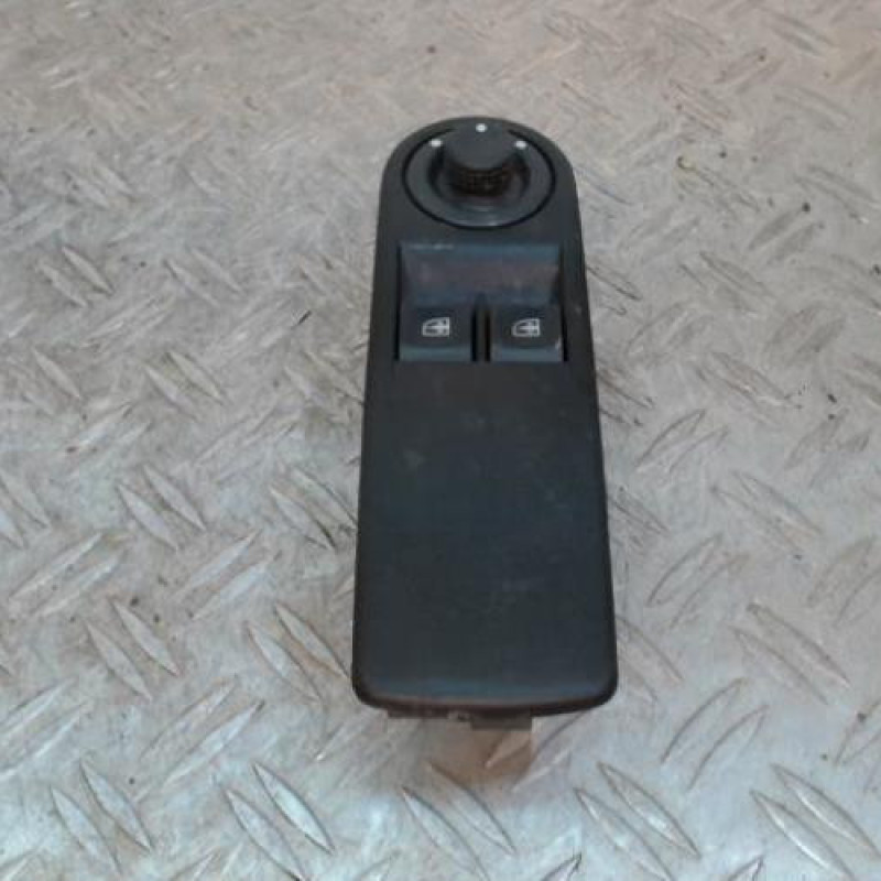 Interrupteur de leve vitre RENAULT CLIO 4