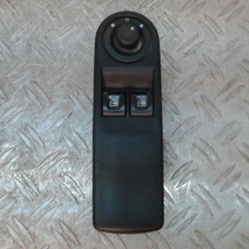 Interrupteur de leve vitre RENAULT CLIO 4