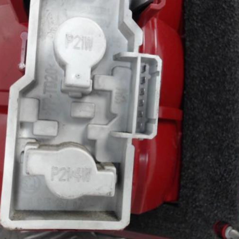 Feu arriere principal gauche (feux) SKODA OCTAVIA 1