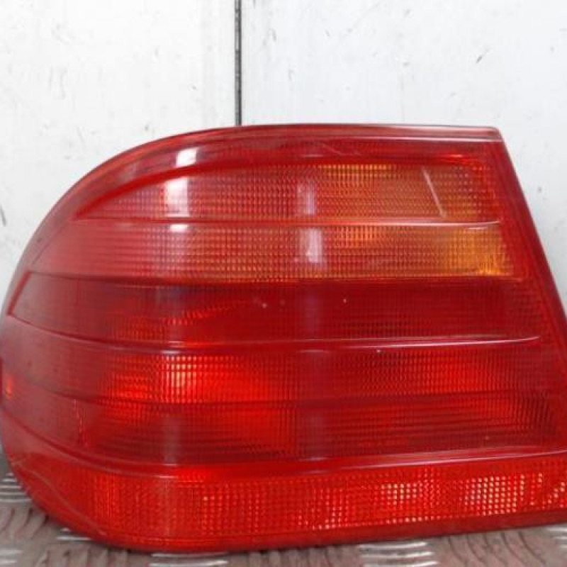 Feu arriere principal gauche (feux) MERCEDES CLASSE E 210