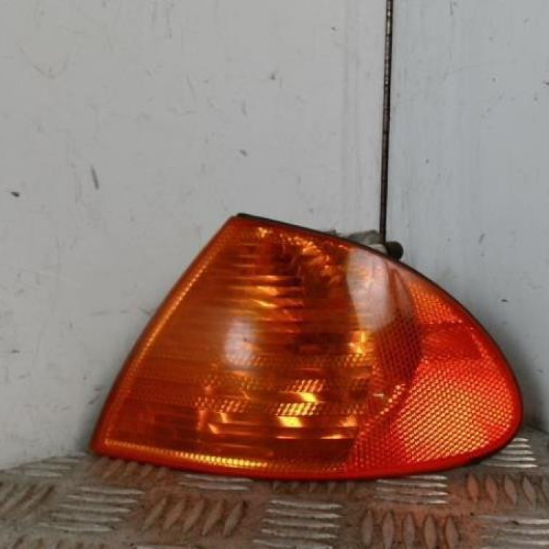 Optique avant secondaire gauche (feux)(clignotant) BMW SERIE 3 E46