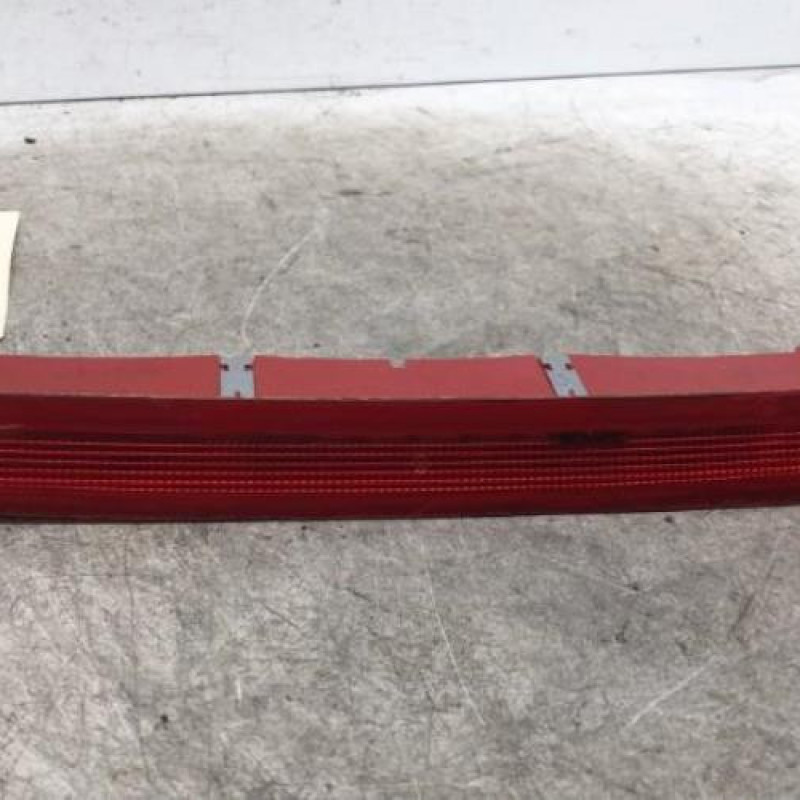 Feu arriere stop central VOLKSWAGEN TOURAN 2 Feu arriere stop central VOLKSWAGEN TOURAN 2