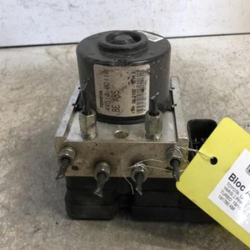 Bloc ABS (freins anti-blocage) TOYOTA YARIS 2 Bloc ABS (freins anti-blocage) TOYOTA YARIS 2