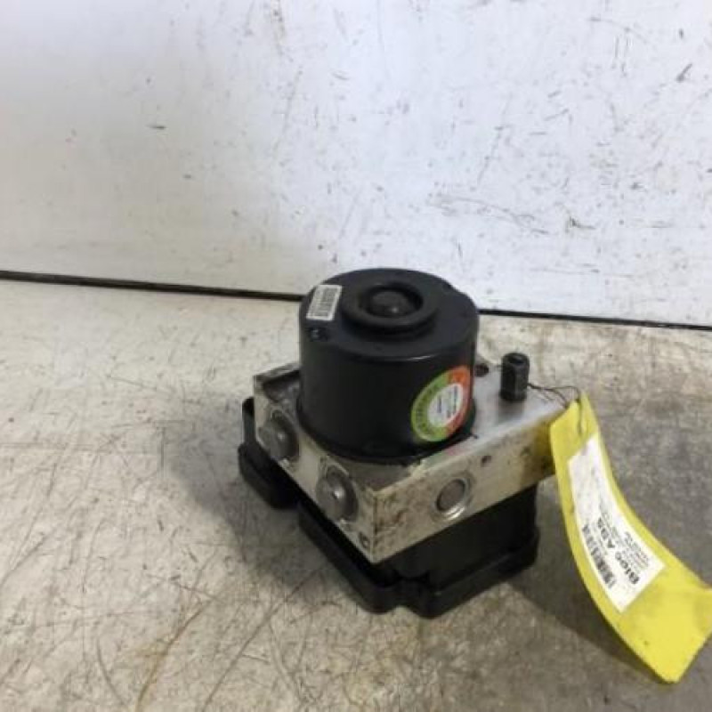 Bloc ABS (freins anti-blocage) TOYOTA YARIS 2 Bloc ABS (freins anti-blocage) TOYOTA YARIS 2