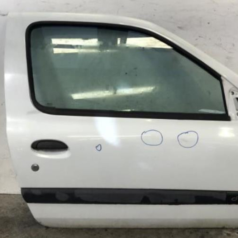 Porte avant droit RENAULT CLIO 2 Porte avant droit RENAULT CLIO 2