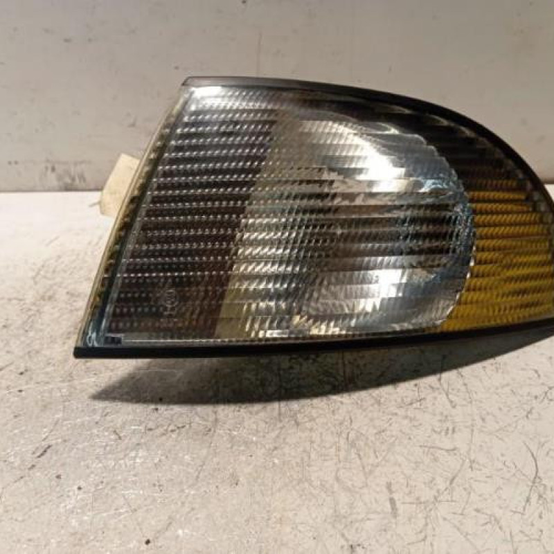 Optique avant secondaire gauche (feux)(clignotant) AUDI A4 1