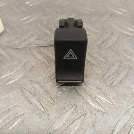 Bouton de warning RENAULT SUPER 5 Photo n°1