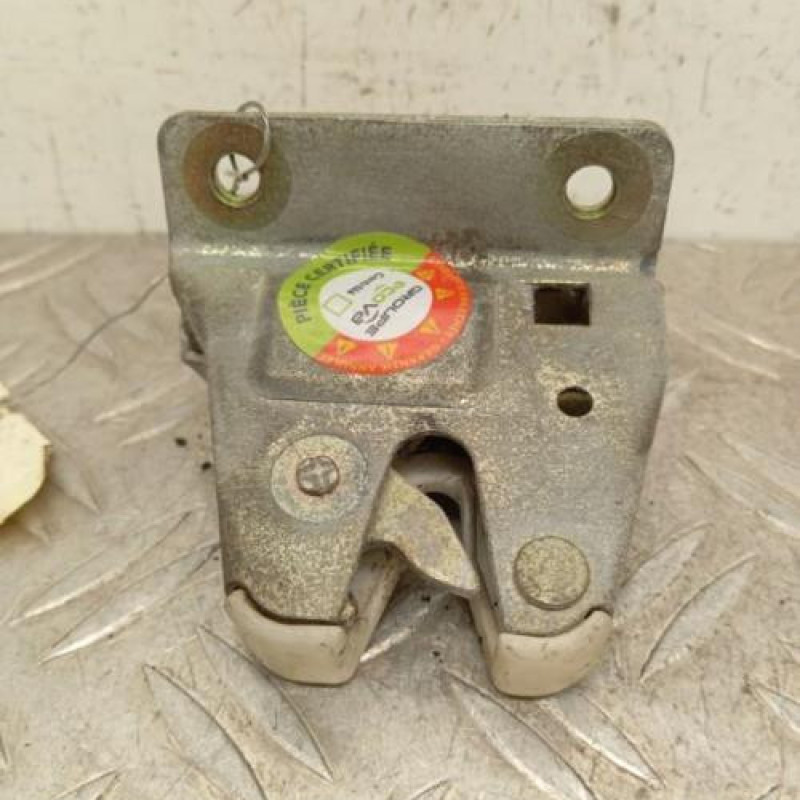 Serrure de coffre PEUGEOT 205 Serrure de coffre PEUGEOT 205