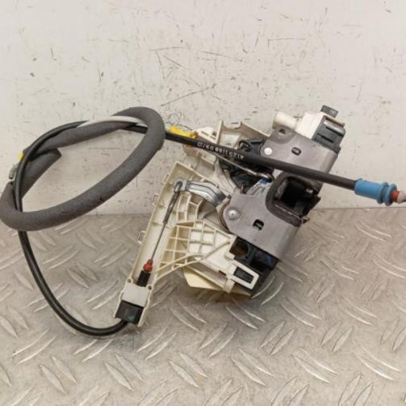 Serrure avant droit VOLKSWAGEN CRAFTER 1 Serrure avant droit VOLKSWAGEN CRAFTER 1