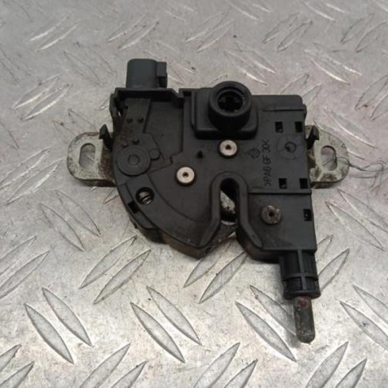 Serrure de capot FORD KUGA 1 Serrure de capot FORD KUGA 1