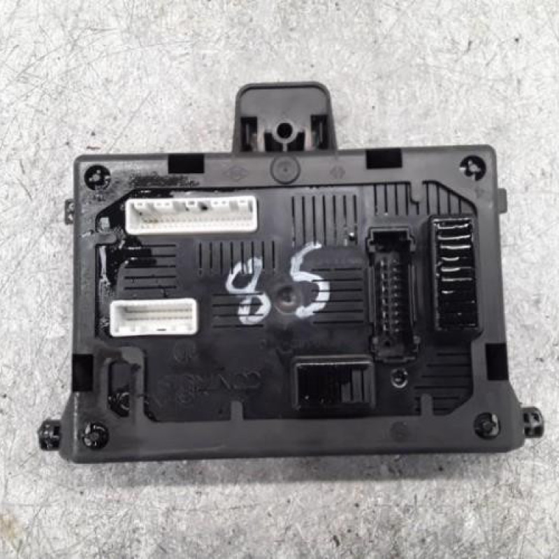Boitier USM RENAULT CLIO 3 Boitier USM RENAULT CLIO 3