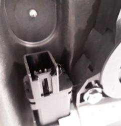 Leve vitre electrique avant gauche MAZDA 3 1
