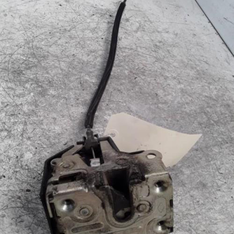 Serrure avant gauche RENAULT CLIO 2 Serrure avant gauche RENAULT CLIO 2