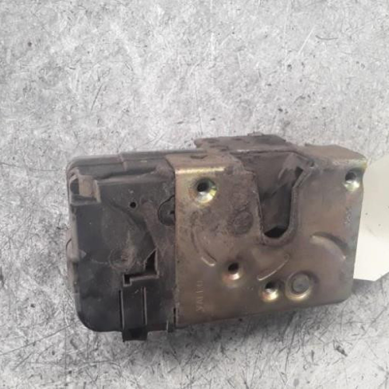 Serrure avant gauche PEUGEOT 206 Serrure avant gauche PEUGEOT 206