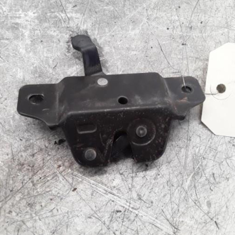 Serrure de coffre PEUGEOT 106 Serrure de coffre PEUGEOT 106