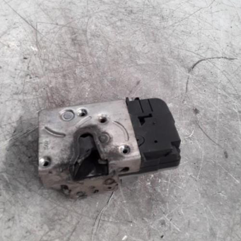 Serrure avant gauche PEUGEOT 206+