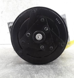 Compresseur clim RENAULT CLIO 4 Photo n°3