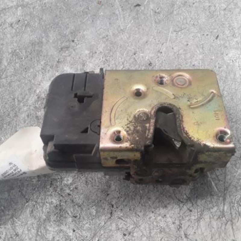 Serrure avant droit PEUGEOT 206