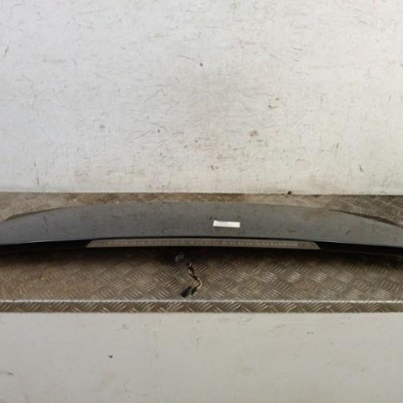Feu arriere stop central BMW X3 E83 Feu arriere stop central BMW X3 E83