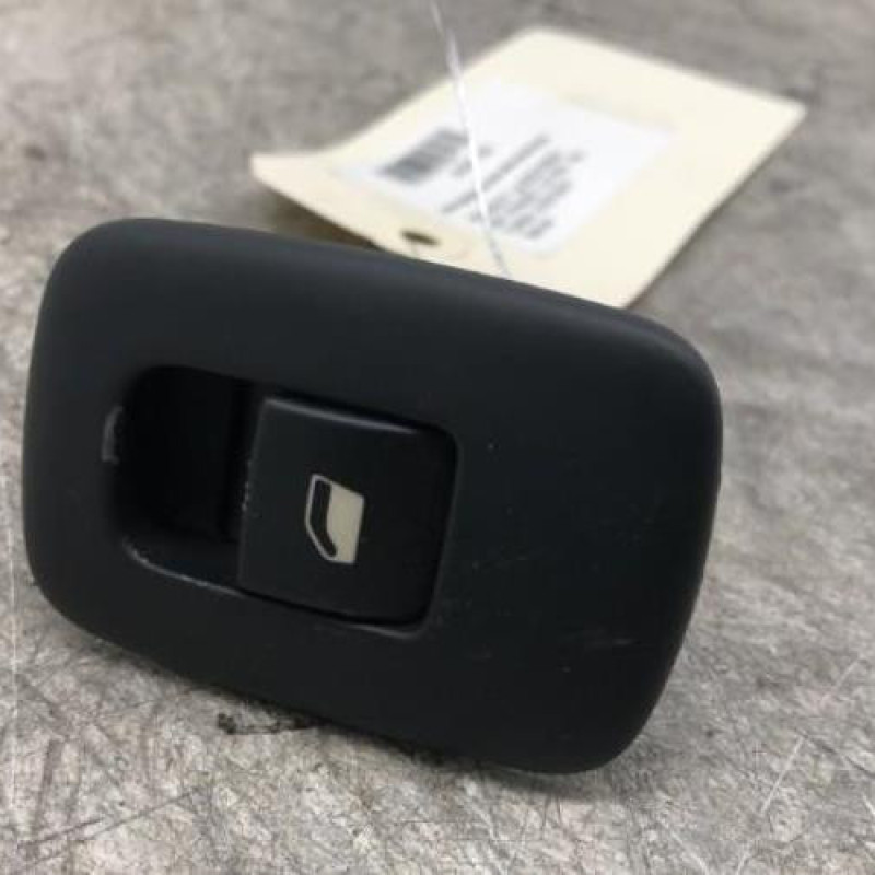 Interrupteur de leve vitre arriere droit PEUGEOT 508 1