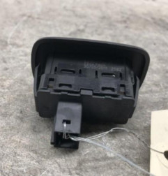 Interrupteur de leve vitre arriere droit PEUGEOT 508 1