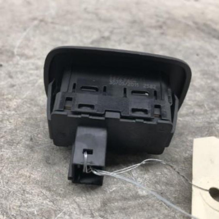 Interrupteur de leve vitre arriere droit PEUGEOT 508 1