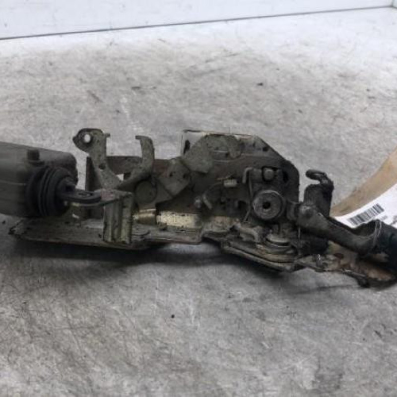 Serrure de porte laterale droite RENAULT TRAFIC 1