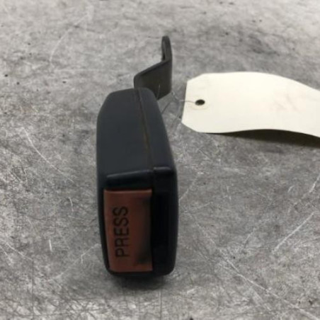 Attache ceinture avant gauche MERCEDES VITO 638
