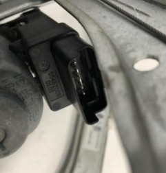 Leve vitre electrique avant droit RENAULT CLIO 3 Photo n°3