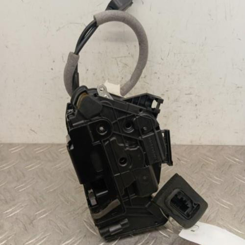 Serrure avant droit VOLKSWAGEN GOLF 7 Serrure avant droit VOLKSWAGEN GOLF 7
