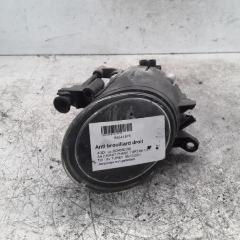 Anti brouillard droit (feux) AUDI A4 2 Anti brouillard droit (feux) AUDI A4 2