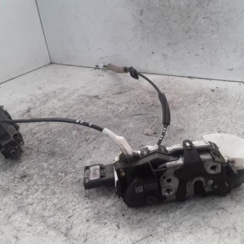 Serrure avant gauche CITROEN C5 2 Serrure avant gauche CITROEN C5 2