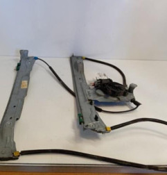 Leve vitre electrique avant gauche RENAULT CLIO 3 Photo n°1