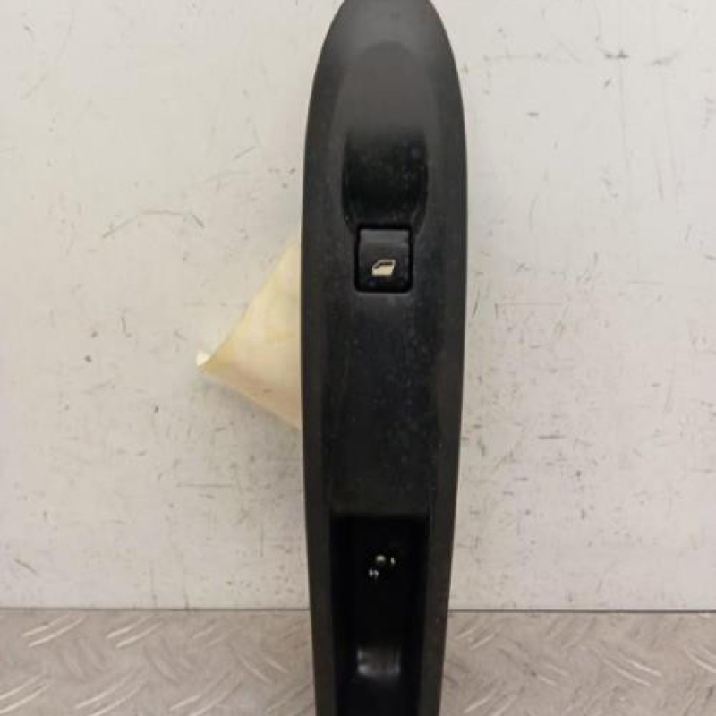 Interrupteur de leve vitre avant droit CITROEN C4 2
